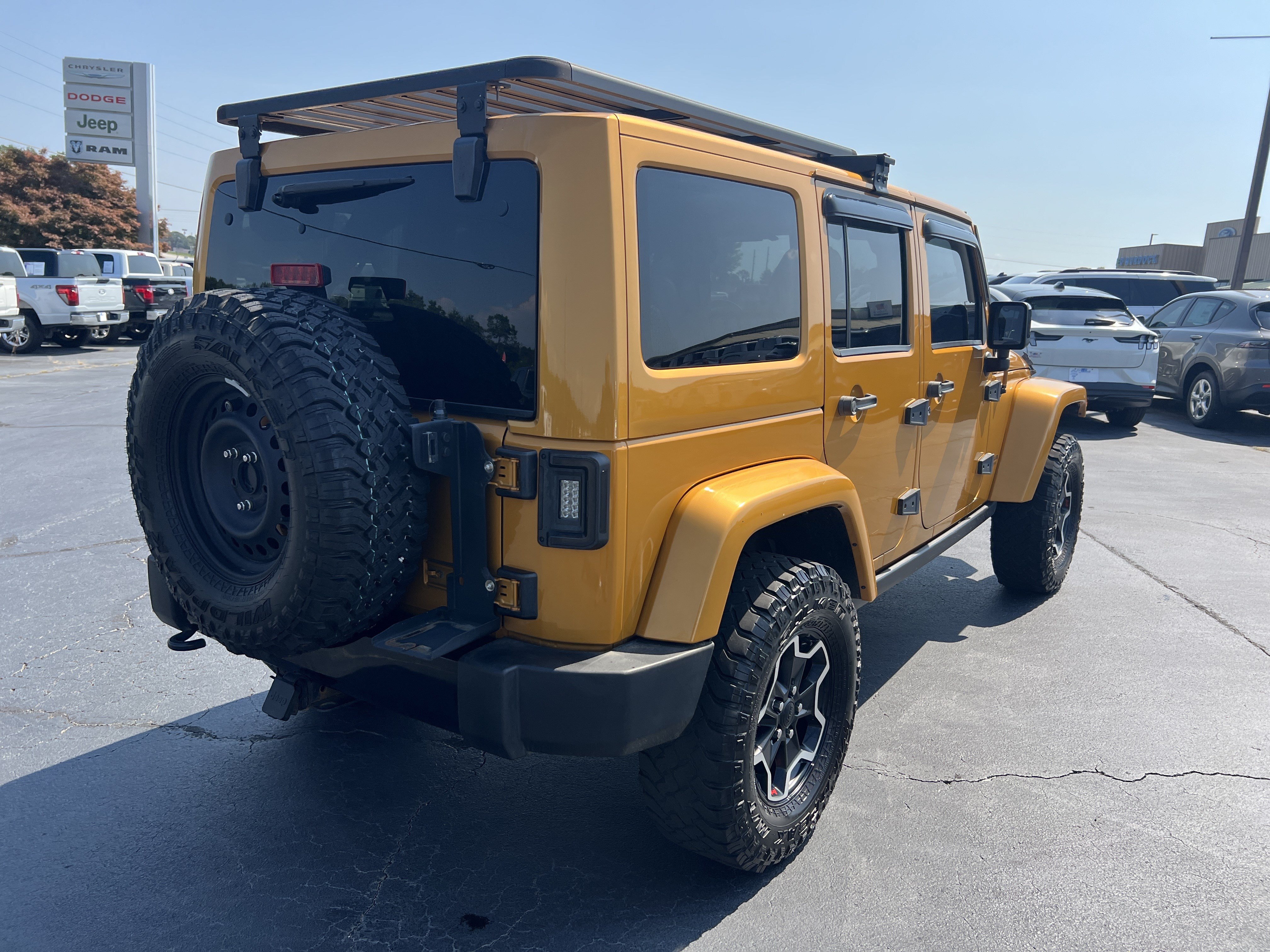 Used 2014 Jeep Wrangler Unlimited Sahara AWD/4WD image 5