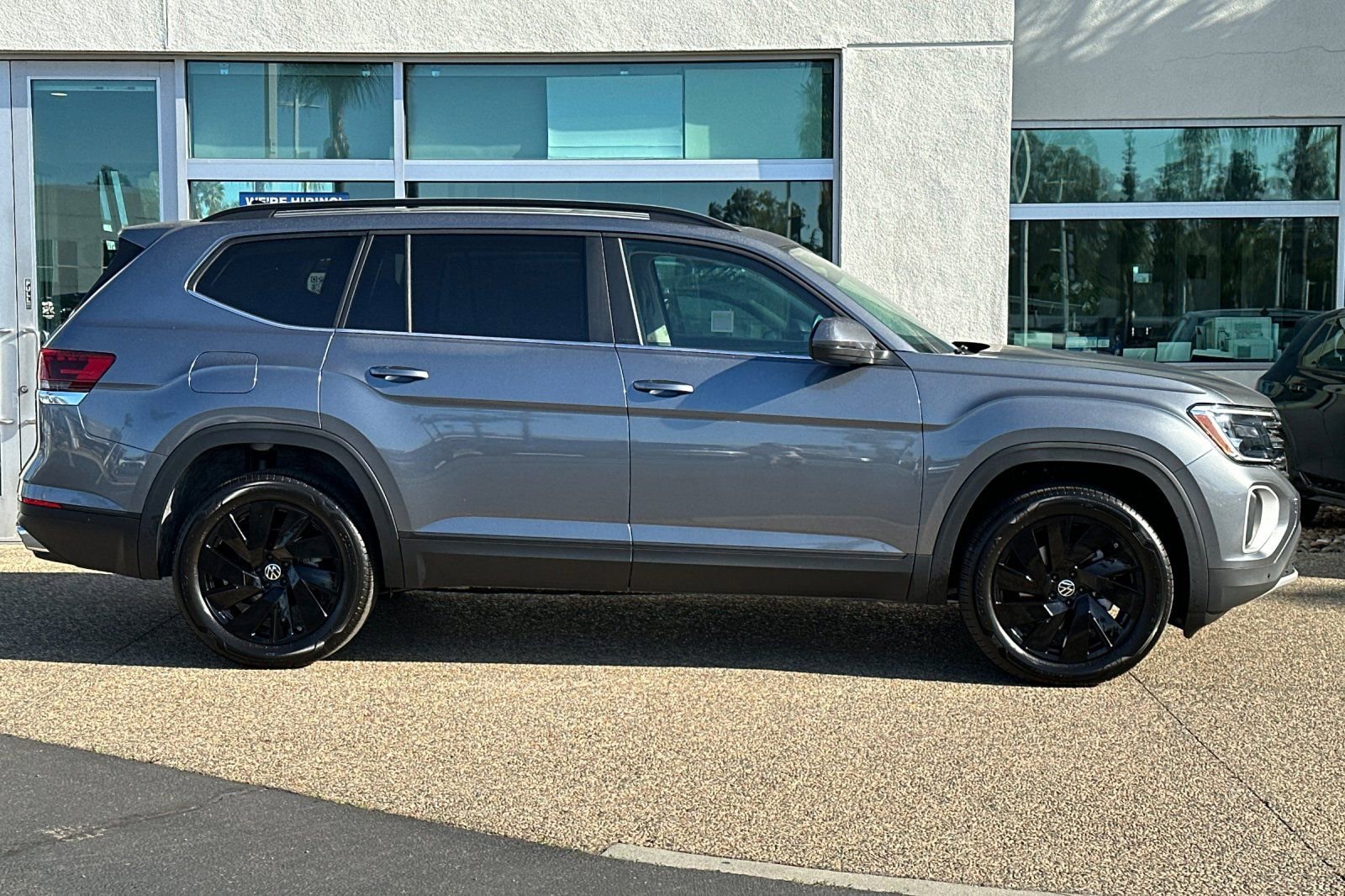 New 2025 Volkswagen Atlas SE image 3