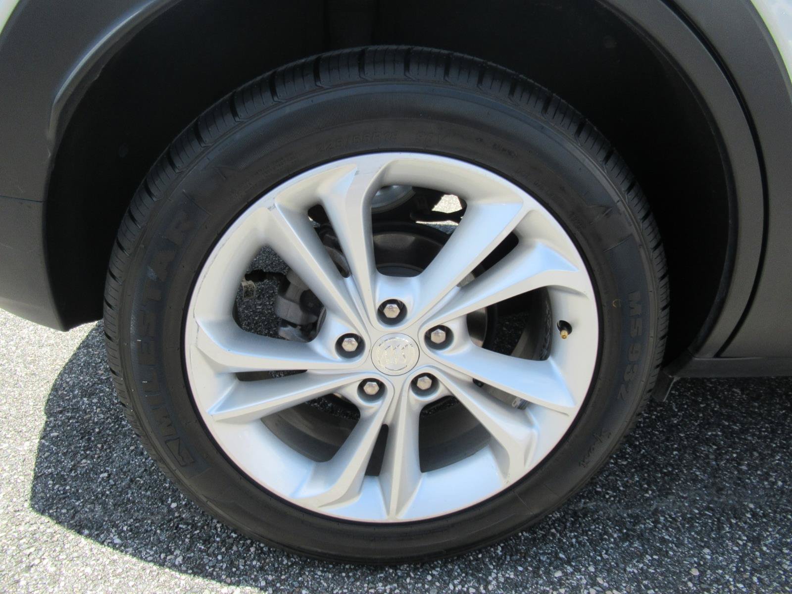 Used 2023 Buick Encore GX Preferred w/ Cold Weather Comfort Package FWD image 8