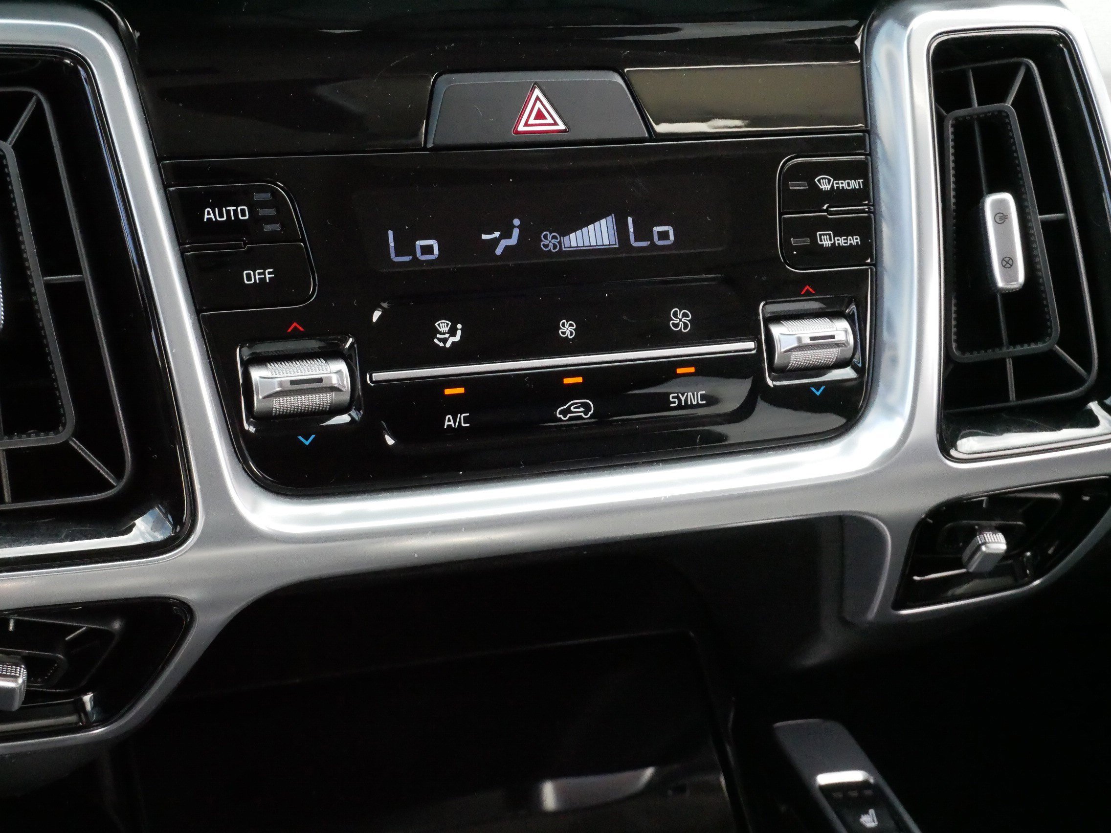 Used 2023 Kia Sorento SX AWD/4WD image 23