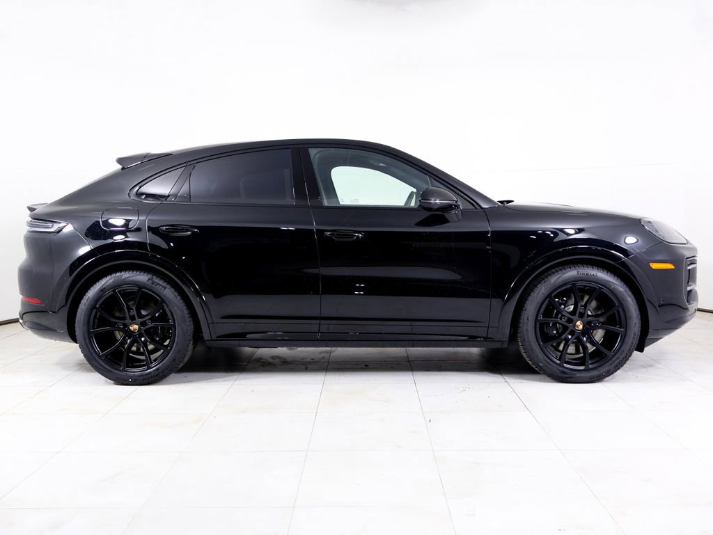 New 2026 Porsche Cayenne GTS image 32