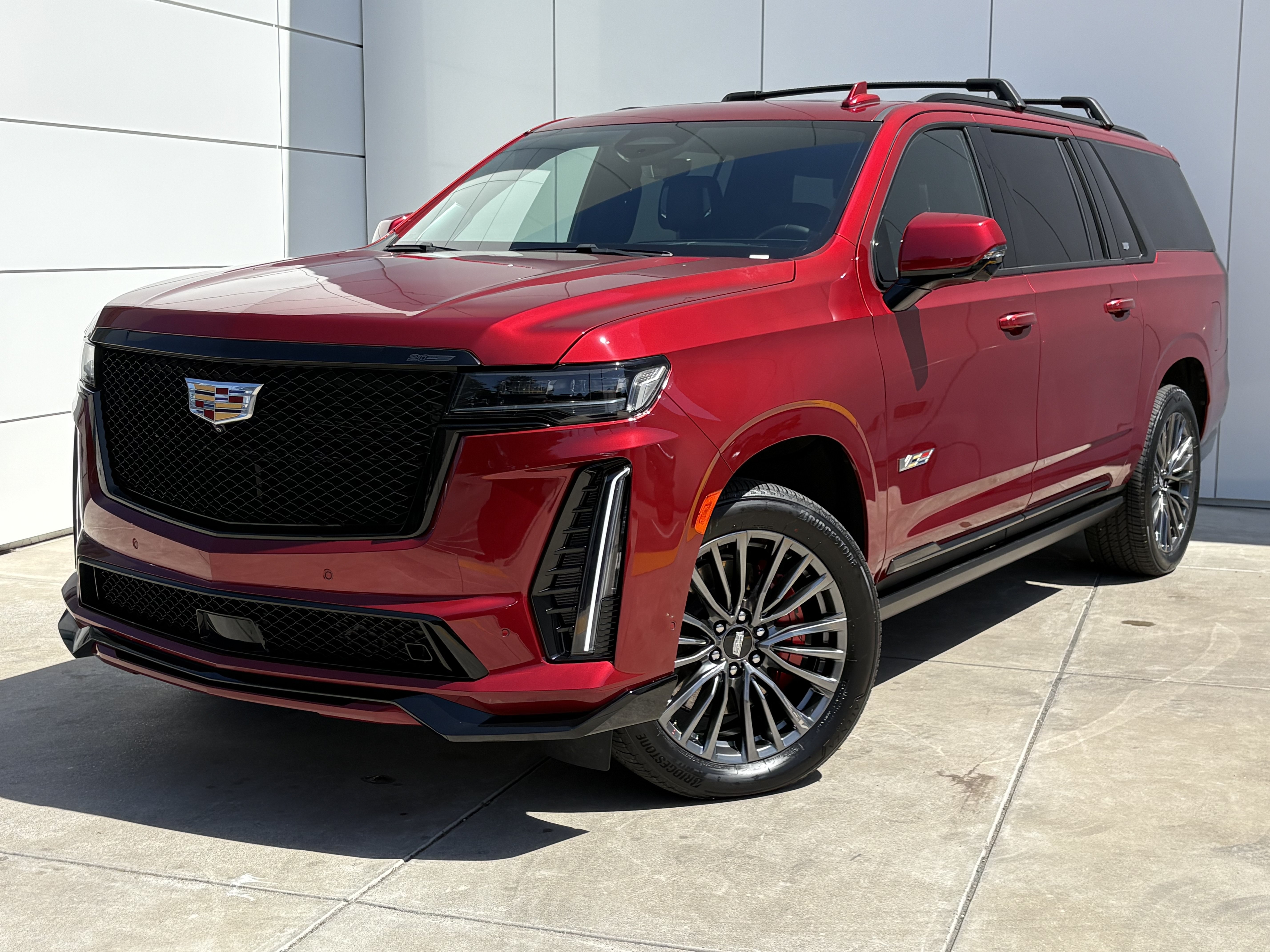 Certified 2024 Cadillac Escalade ESV V AWD/4WD image 2
