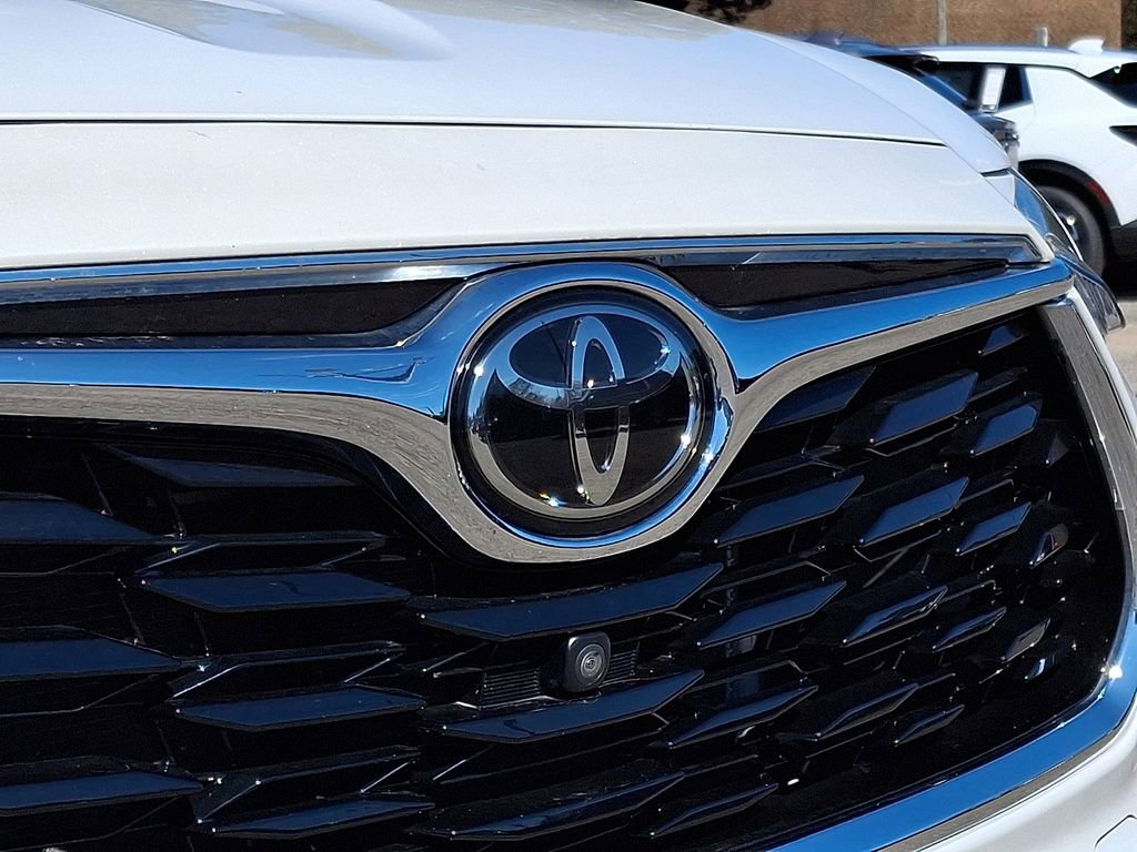 Used 2022 Toyota Highlander Platinum image 32