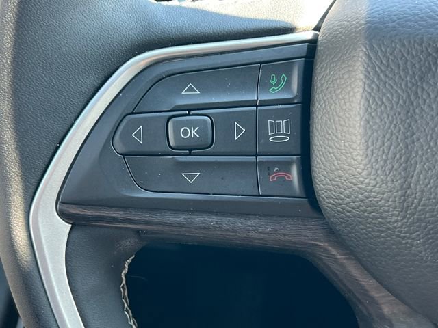 Used 2024 Jeep Grand Cherokee L Limited w/ Luxury Tech Group II image 25