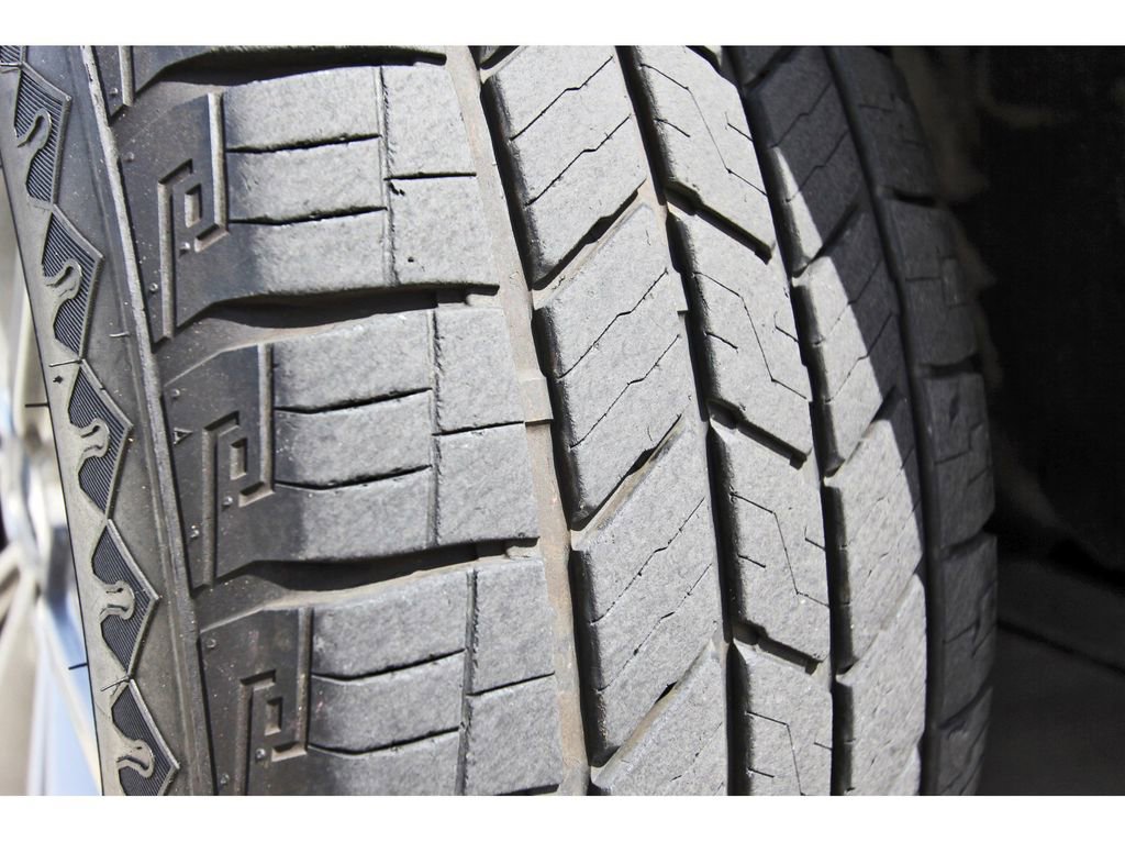 Used 2022 Ford Explorer XLT w/ Equipment Group 202A image 33