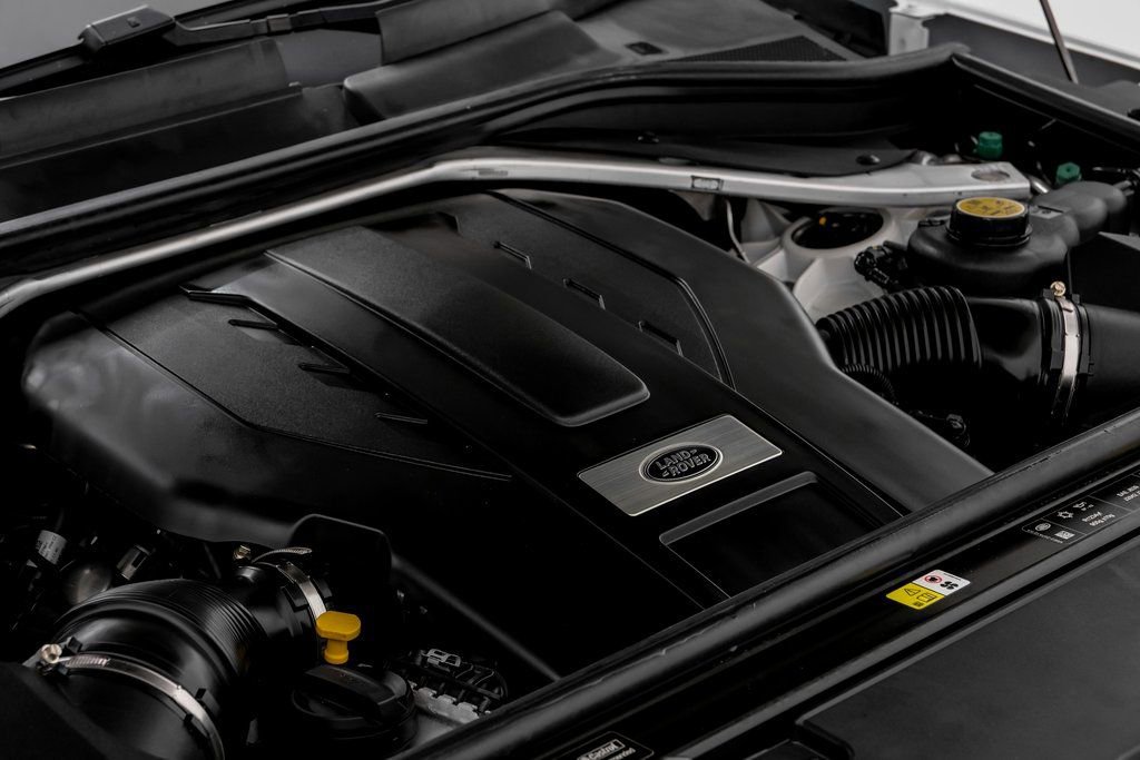Used 2022 Land Rover Range Rover Long Wheelbase SE image 45