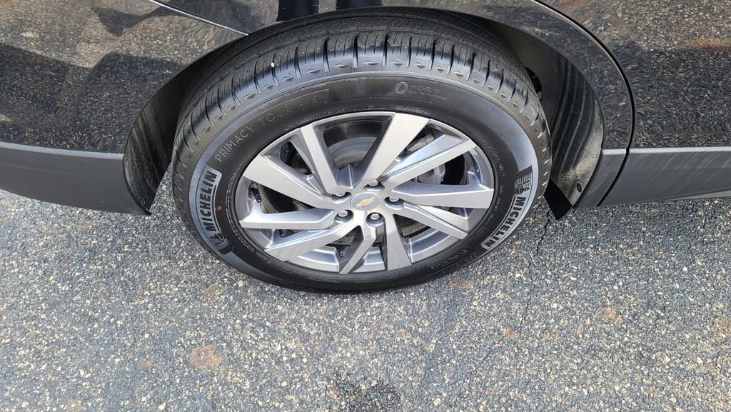 Used 2024 Chevrolet Equinox LT w/ LPO, Floor Liner Package image 13