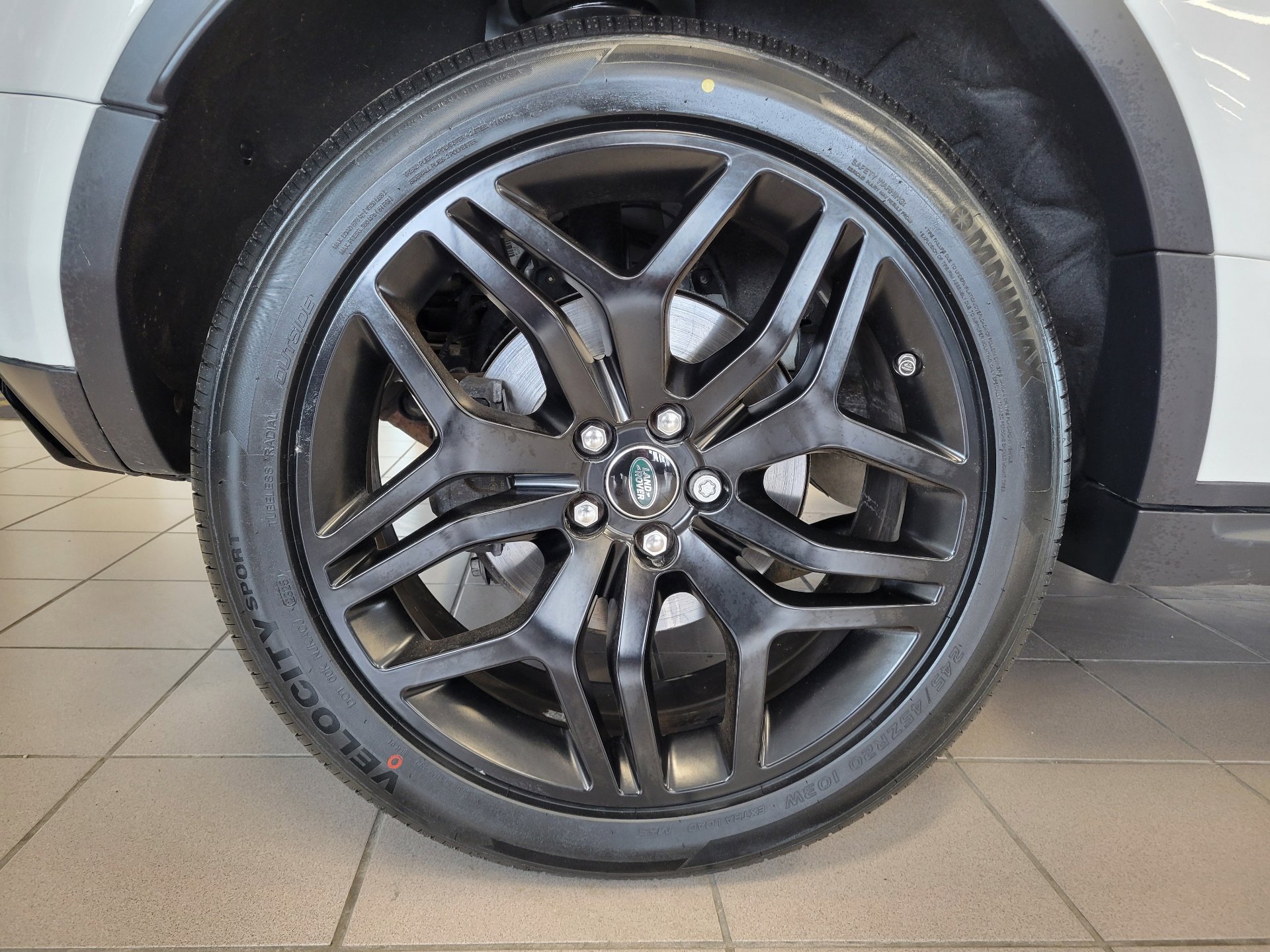 Used 2019 Land Rover Range Rover Evoque HSE Dynamic image 5