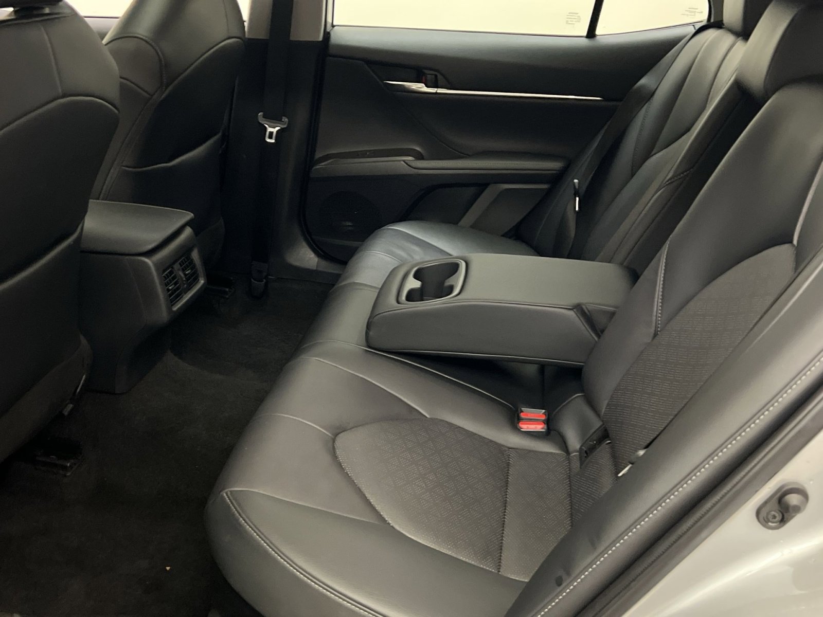 Used 2022 Toyota Camry XSE image 23