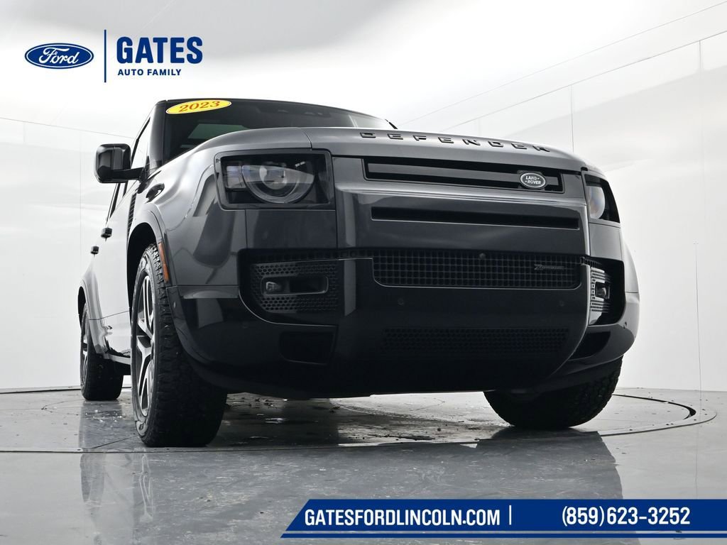 Used 2023 Land Rover Defender 130 X-Dynamic SE image 35