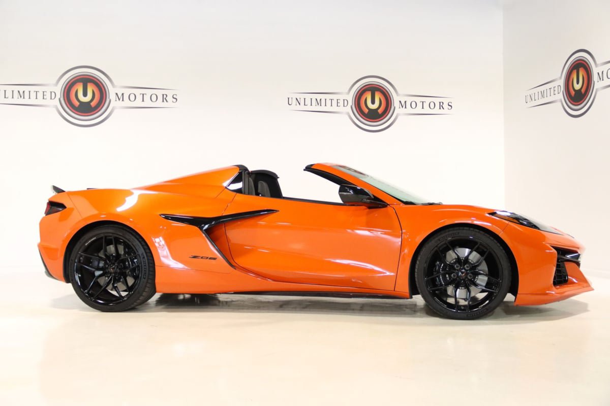 Used 2025 Chevrolet Corvette Z06 RWD image 40