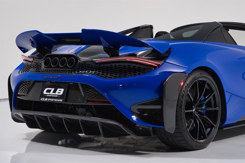 Used 2022 McLaren 765LT RWD image 38