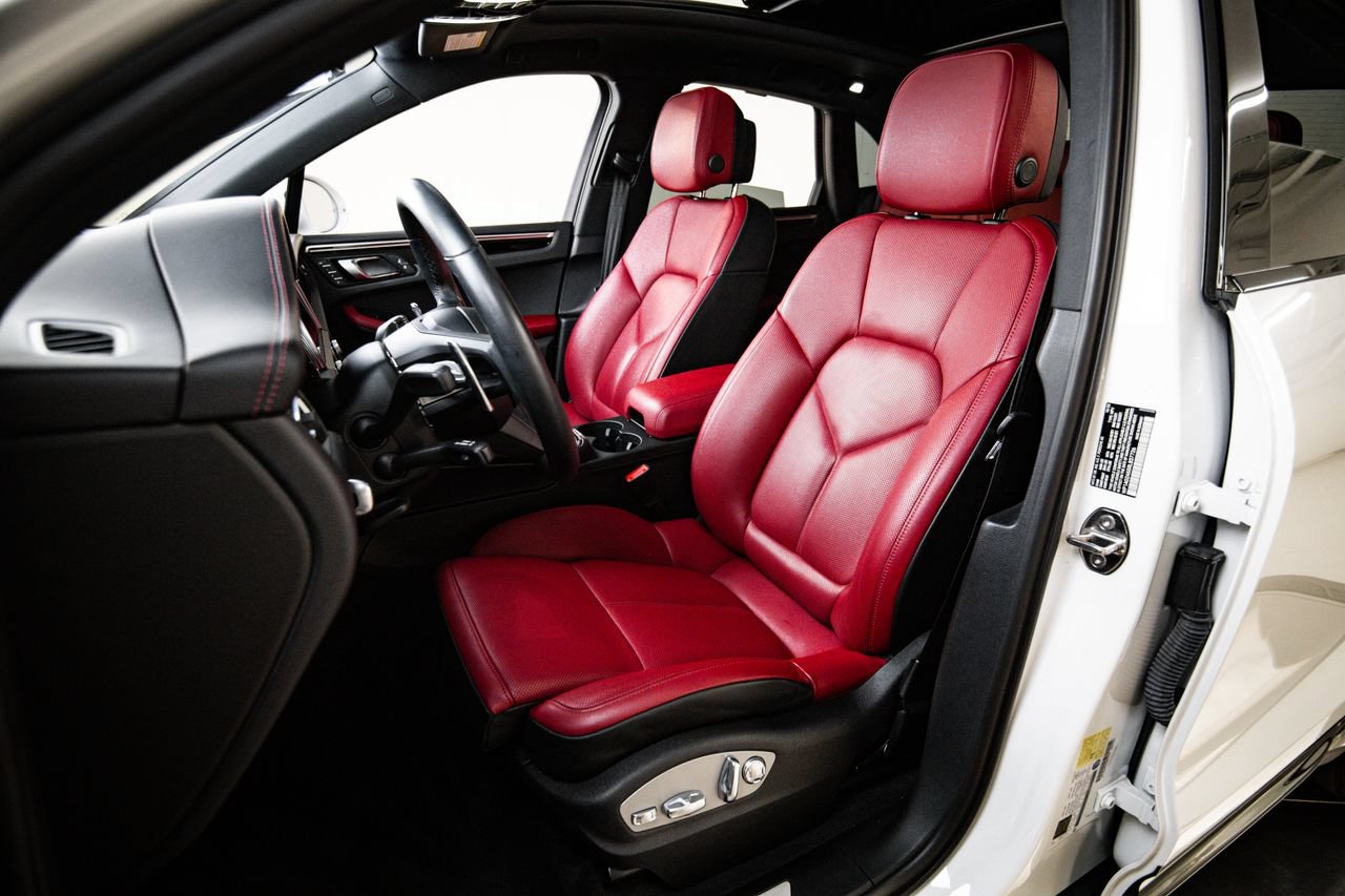 Certified 2024 Porsche Macan S AWD/4WD image 5