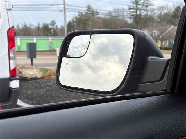 Used 2019 Ford Explorer XLT image 28