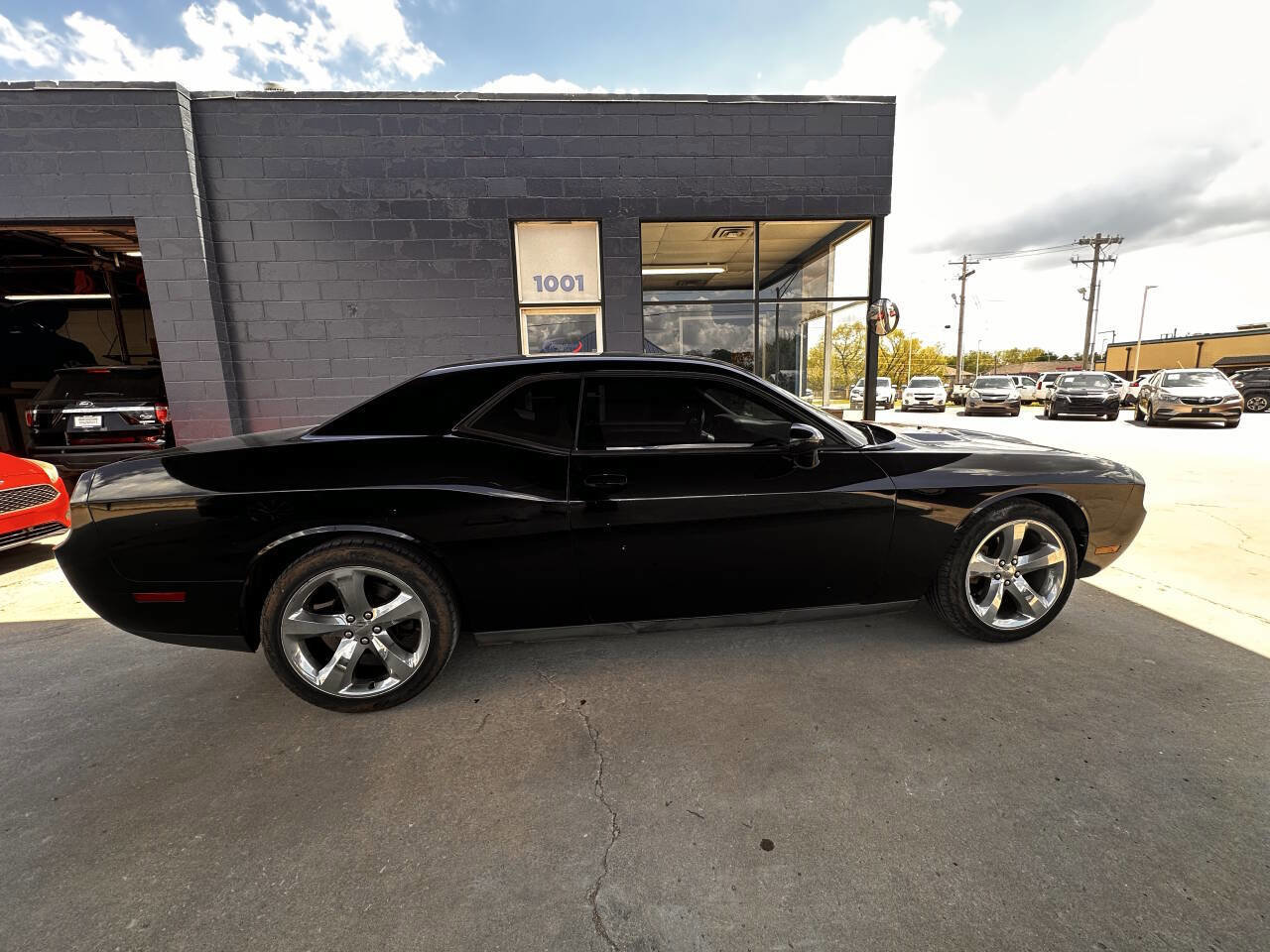 Used 2012 Dodge Challenger SXT image 9