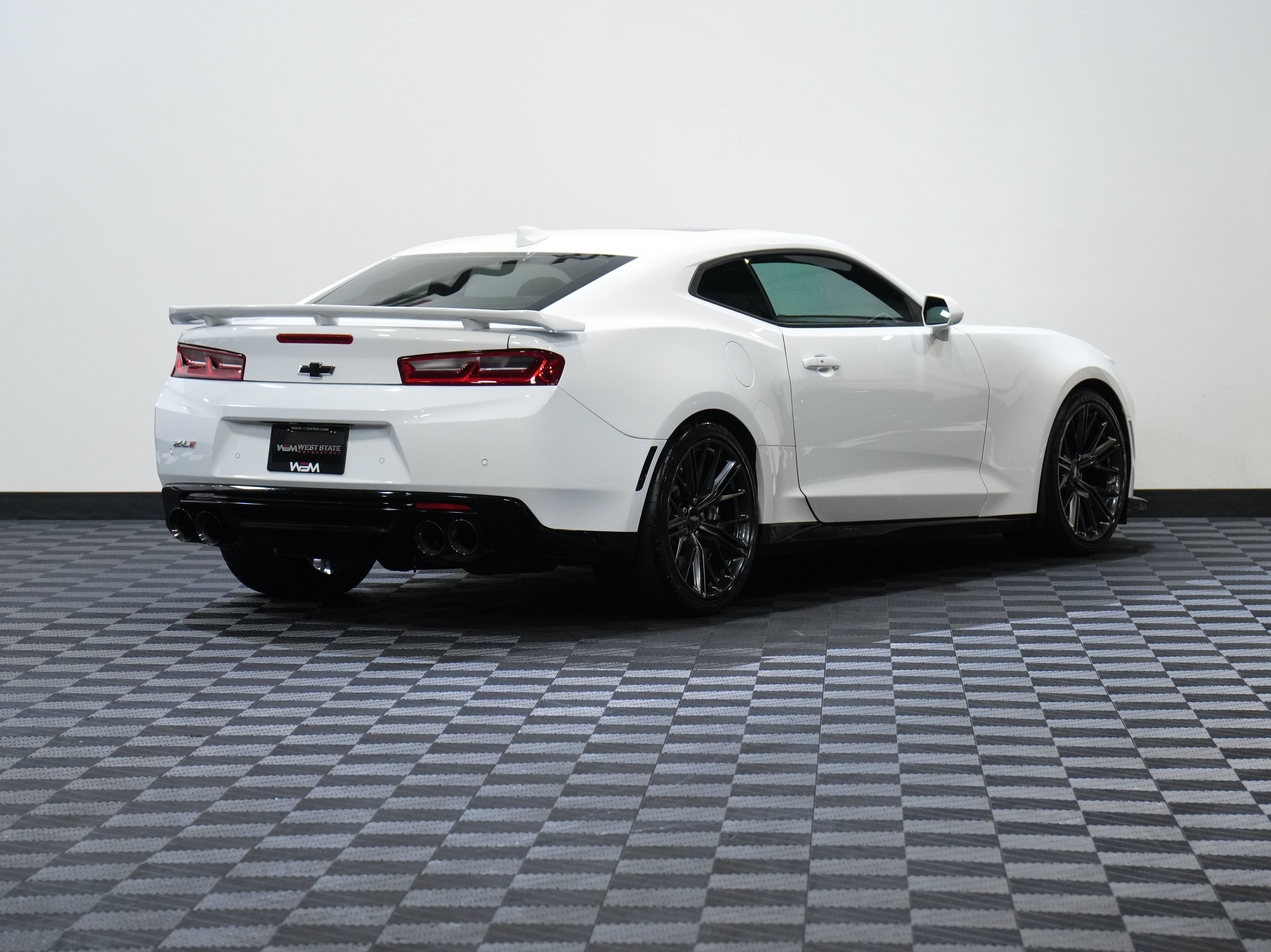 Used 2018 Chevrolet Camaro ZL1 RWD image 6