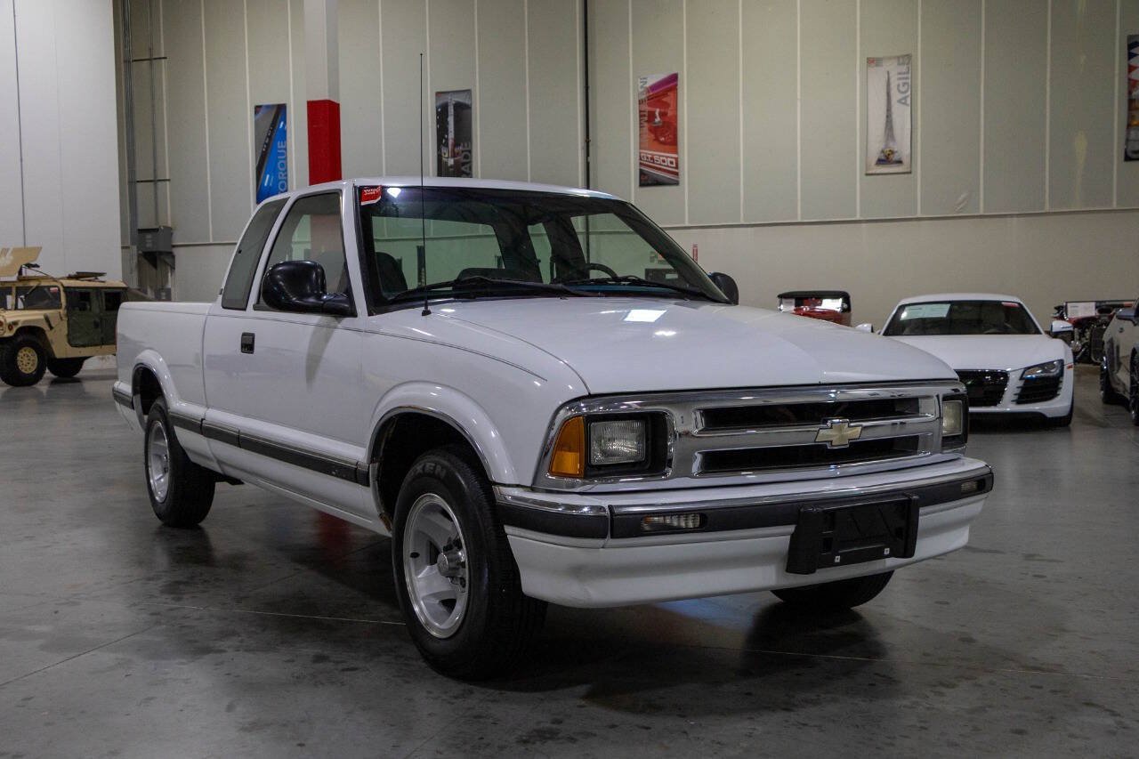 Used 1995 Chevrolet S10 Pickup LS RWD image 8