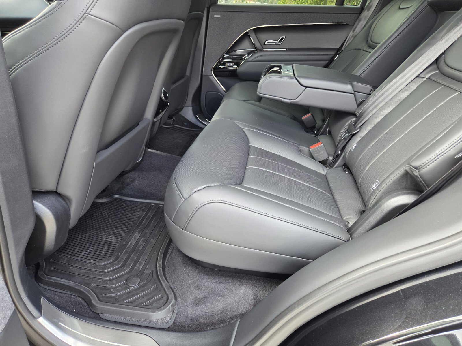 New 2025 Land Rover Range Rover Sport SE image 11