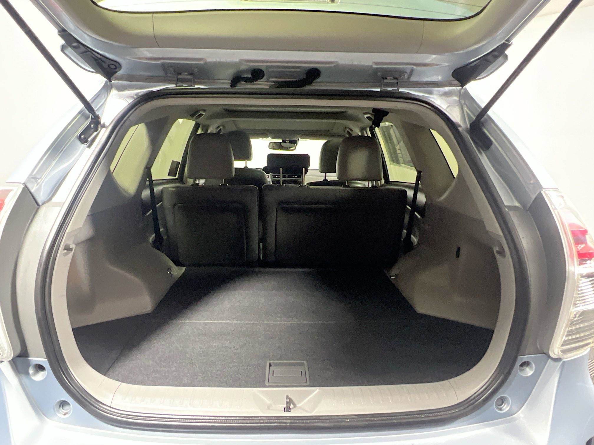 Used 2015 Toyota Prius V Five image 34