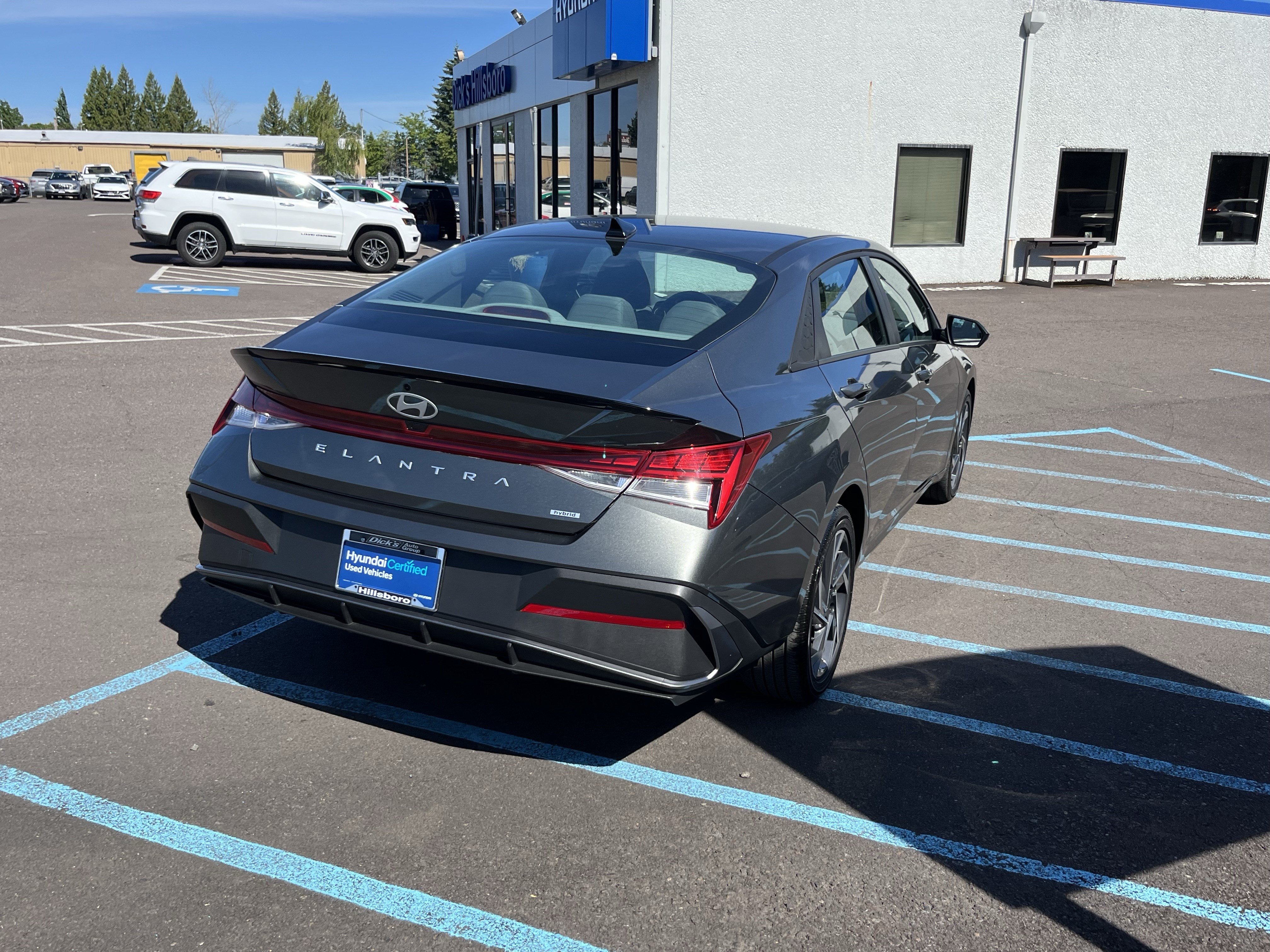 Certified 2025 Hyundai Elantra Hybrid FWD image 5