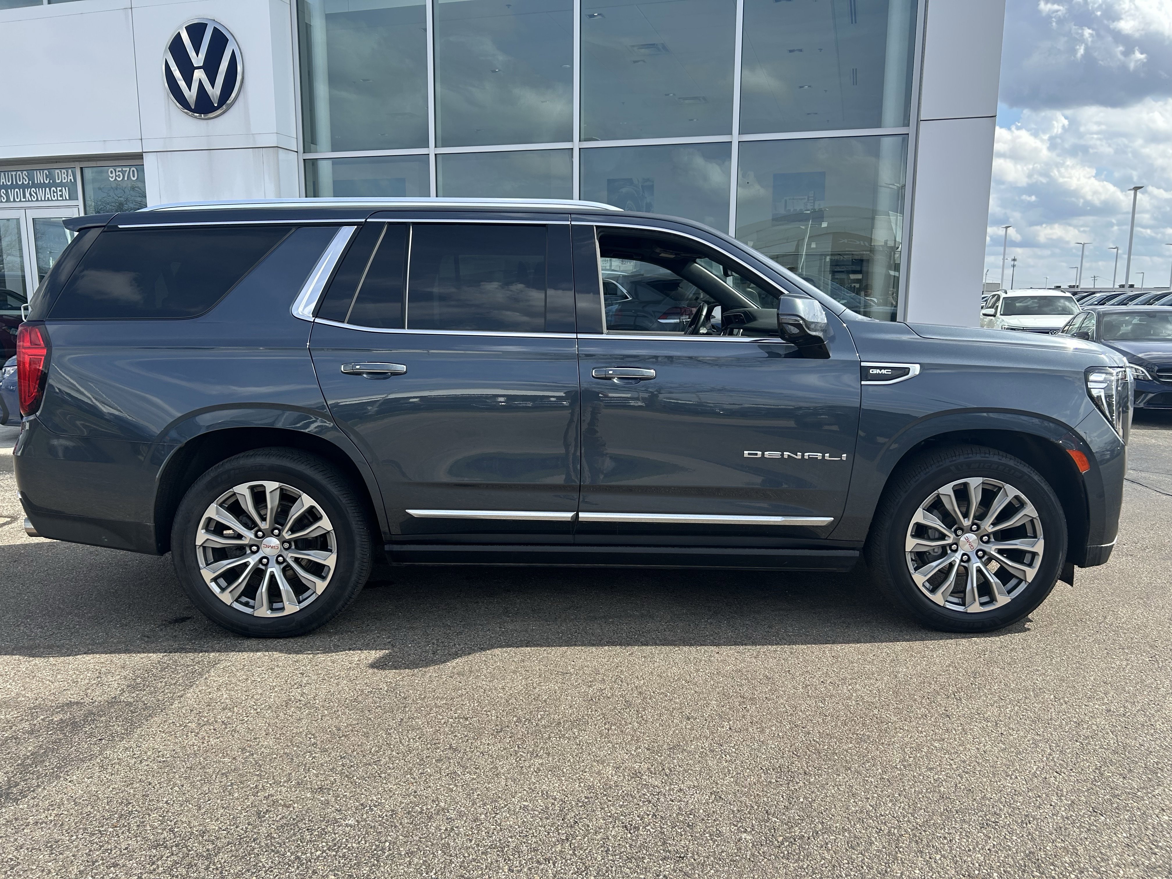 Used 2021 GMC Yukon Denali w/ Denali Ultimate Package image 8