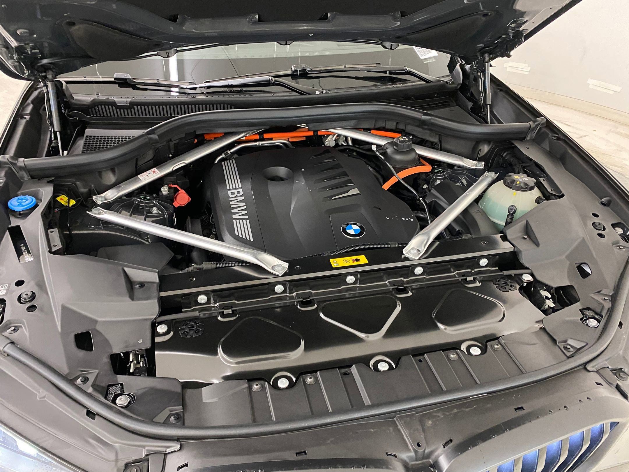 Used 2026 BMW X5 xDrive50e w/ M Sport Package image 32