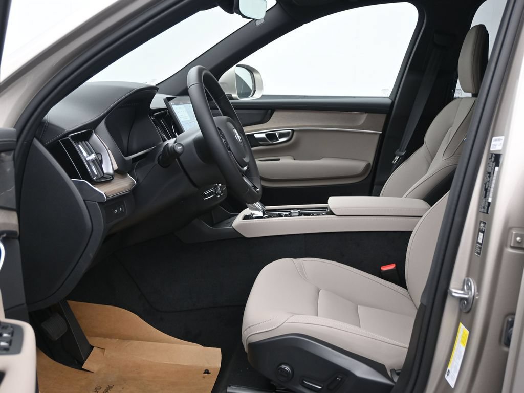 New 2026 Volvo XC90 T8 Plus w/ Protection Package Premier AWD/4WD image 11