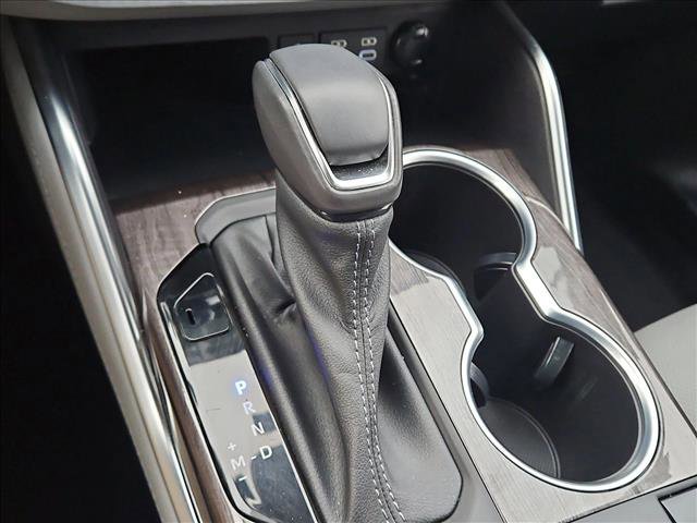 Used 2023 Toyota Highlander Limited FWD image 12