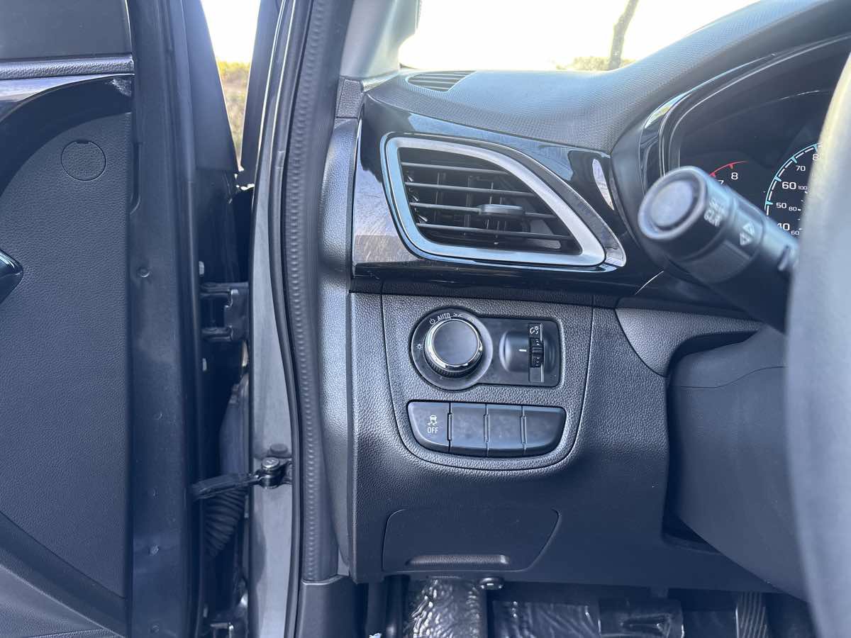 Used 2021 Chevrolet Spark LT FWD image 19