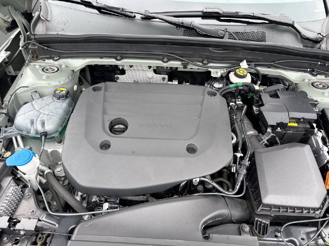 Certified 2025 Volvo XC40 B5 Ultra AWD/4WD image 21