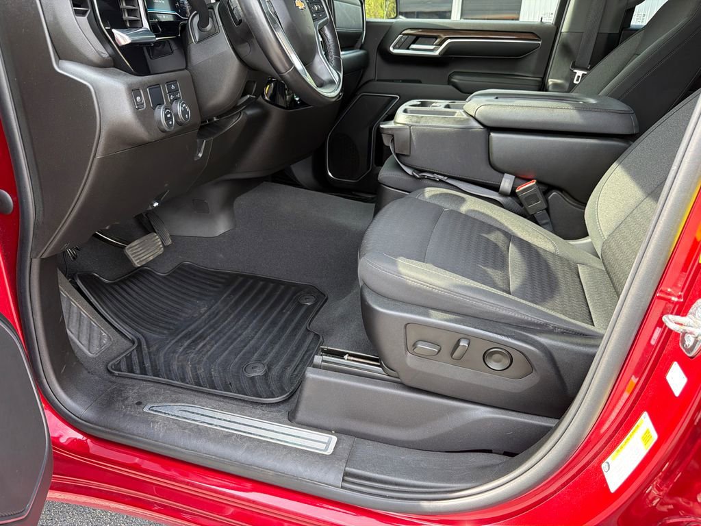 Used 2022 Chevrolet Silverado 1500 LT image 9