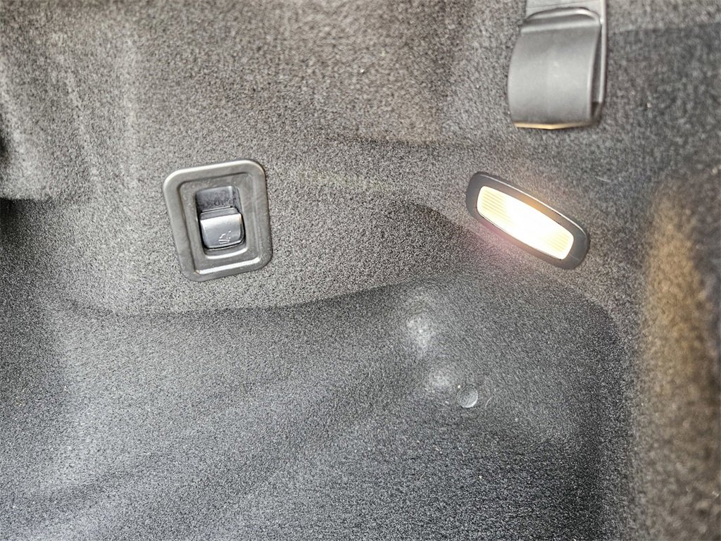 Used 2019 Mercedes-Benz E 450 4MATIC Cabriolet image 34