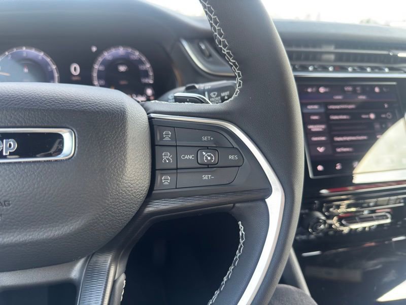 Used 2025 Jeep Grand Cherokee Altitude image 26
