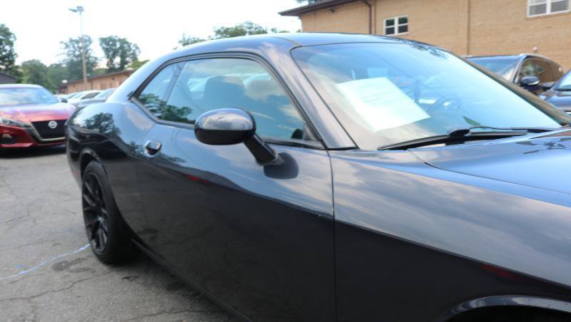 Used 2019 Dodge Challenger R/T w/ Blacktop Package RWD image 3