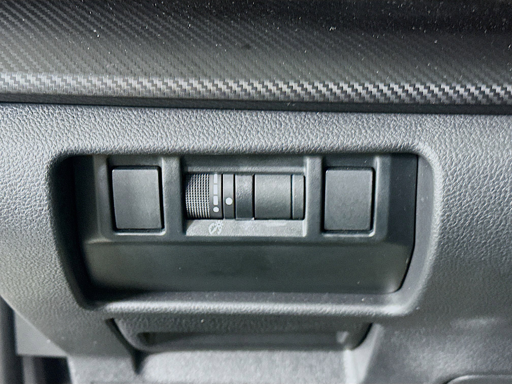 Used 2024 Subaru Crosstrek 2.0i Premium image 16