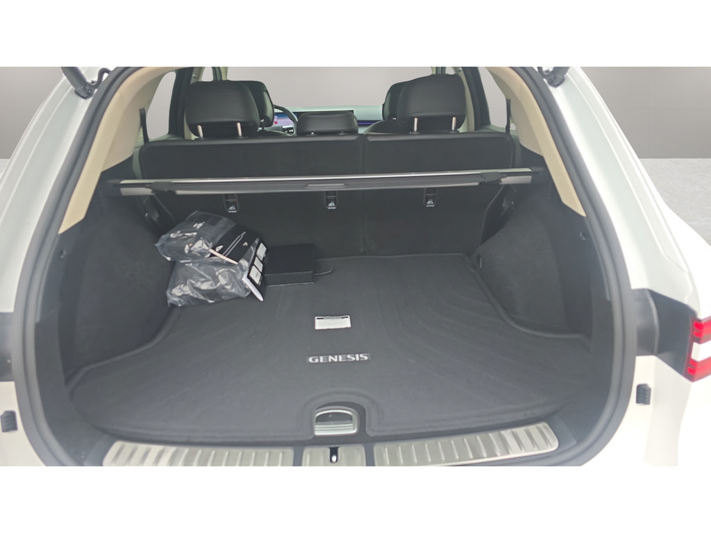 New 2026 Genesis GV70 2.5T Advanced AWD/4WD image 9