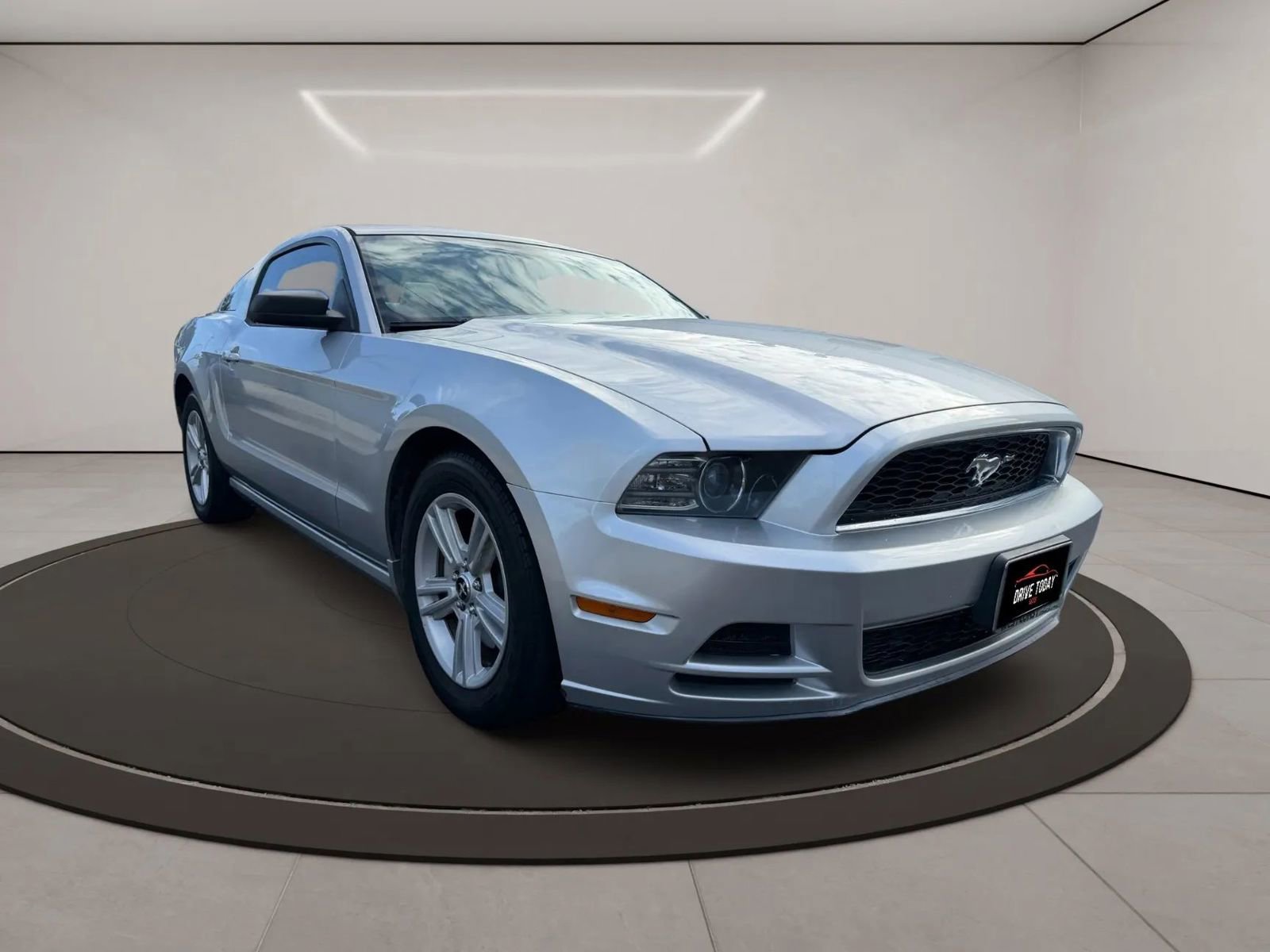 Used 2013 Ford Mustang GT RWD image 3