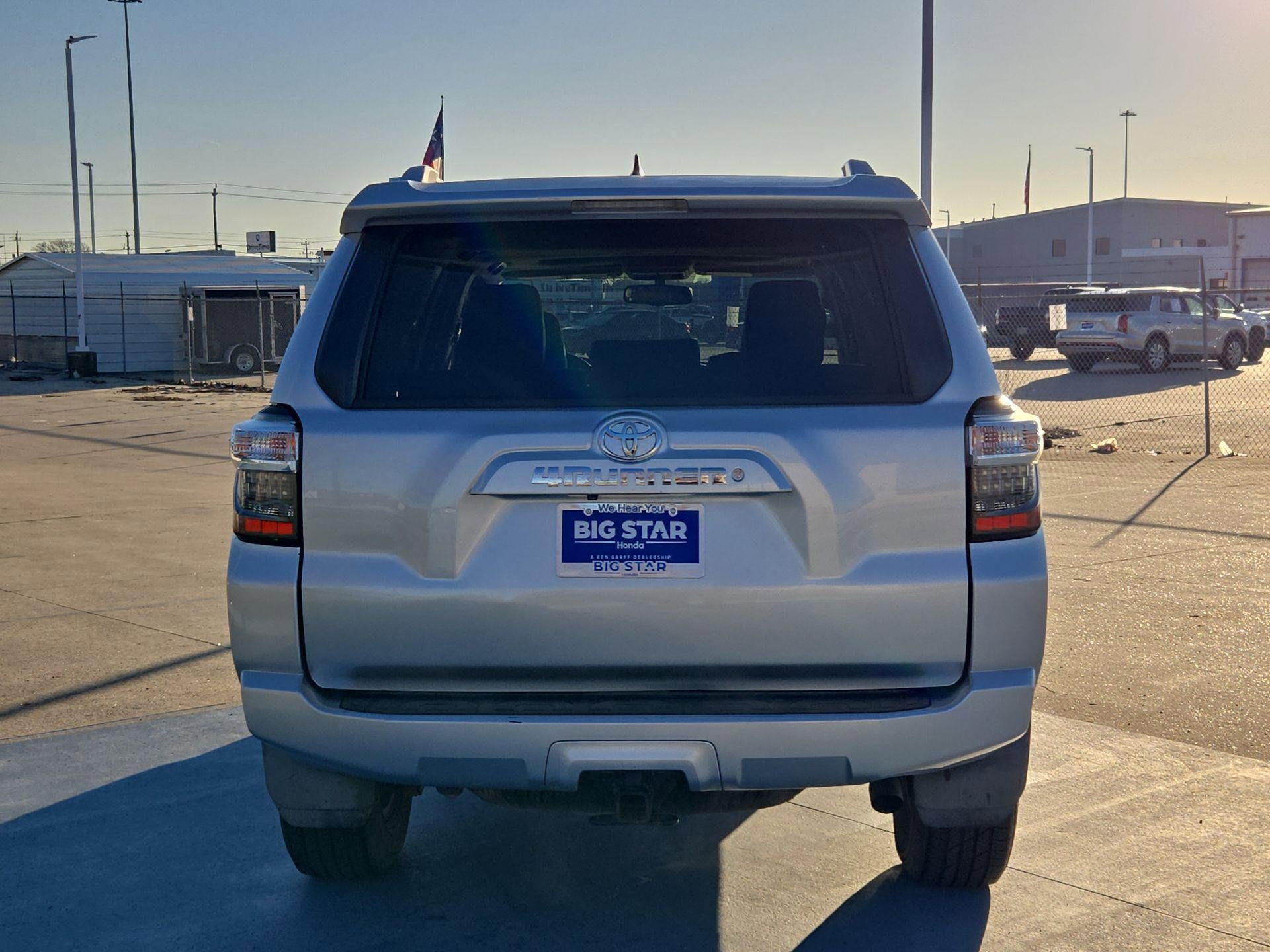 Used 2018 Toyota 4Runner SR5 Premium image 3