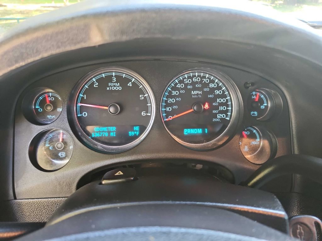 Used 2010 Chevrolet Suburban 2500 LS w/ Skid Plate Package image 17