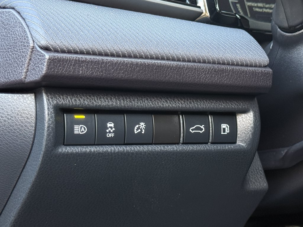 Used 2025 Toyota Camry SE FWD image 26