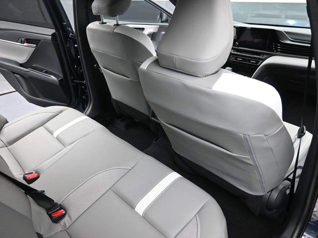 Used 2026 Toyota Camry SE w/ Convenience Package image 10