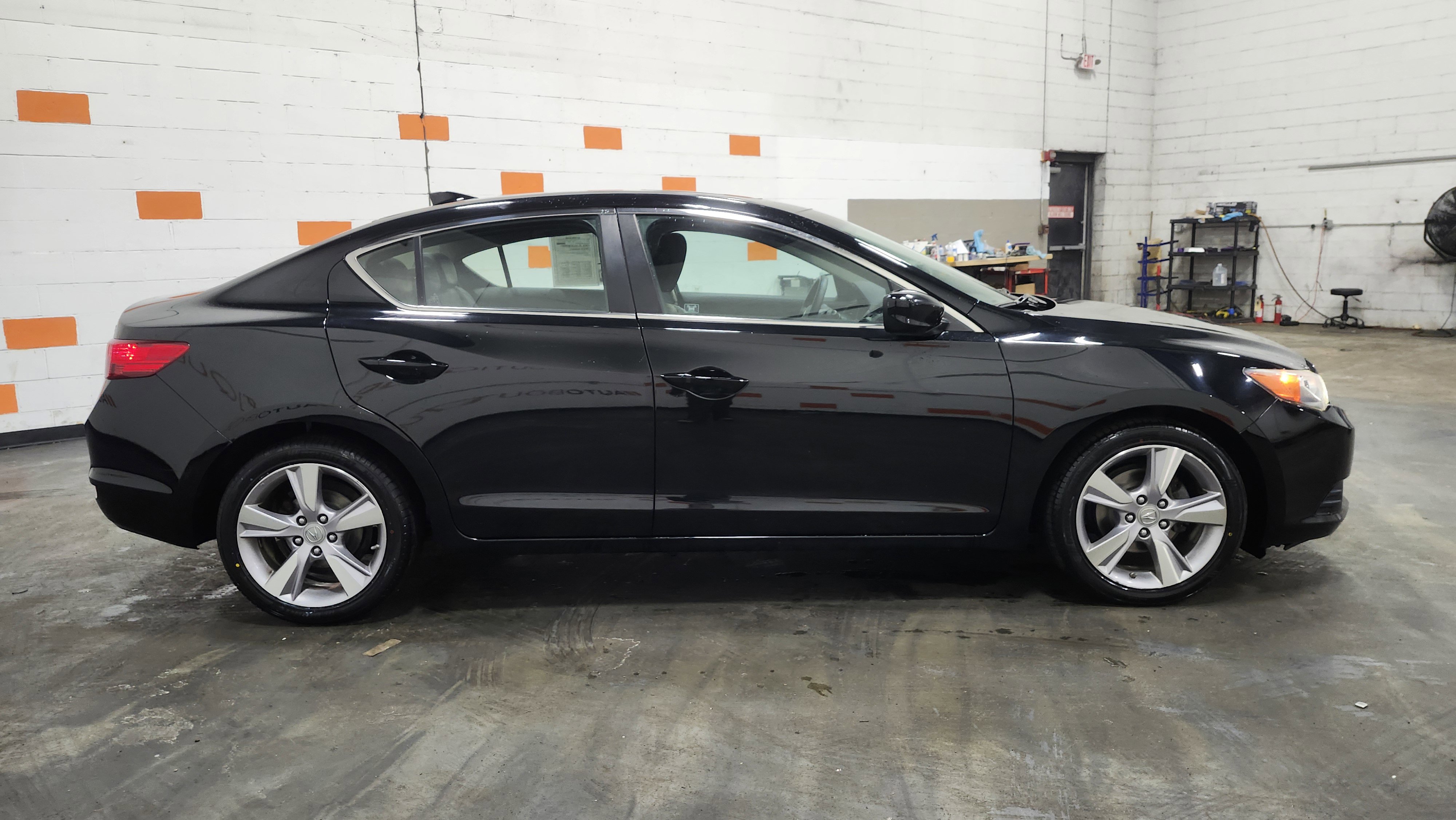 Used 2013 Acura ILX w/ Technology Package image 18