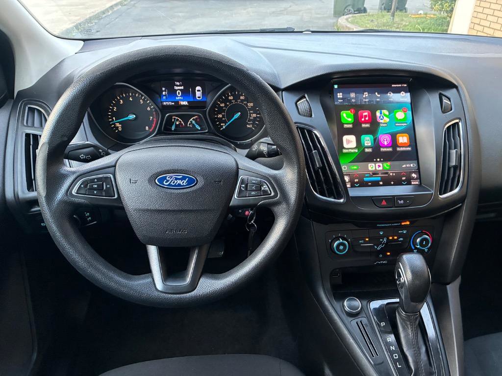 Used 2017 Ford Focus SE FWD image 11