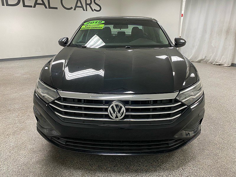 Used 2019 Volkswagen Jetta R-Line image 2