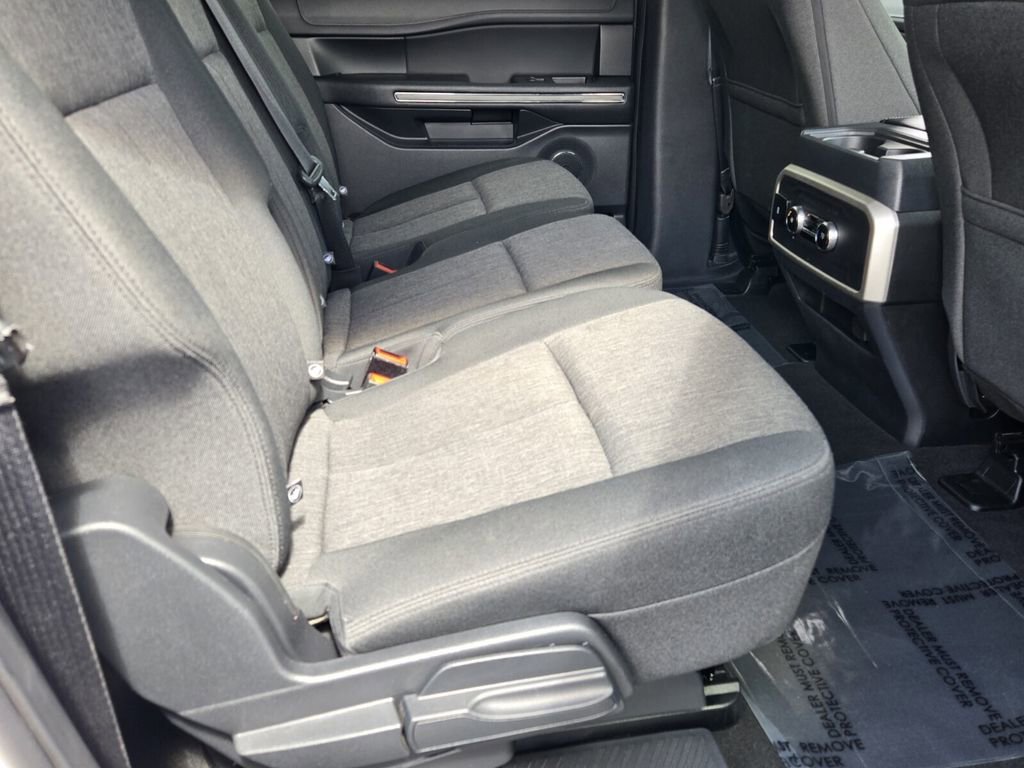 Used 2024 Ford Expedition Max XLT image 15