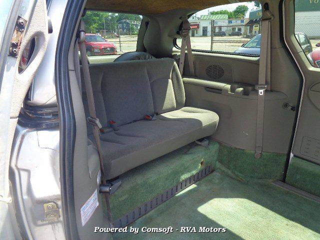 Used 2003 Chrysler Town & Country LX image 28
