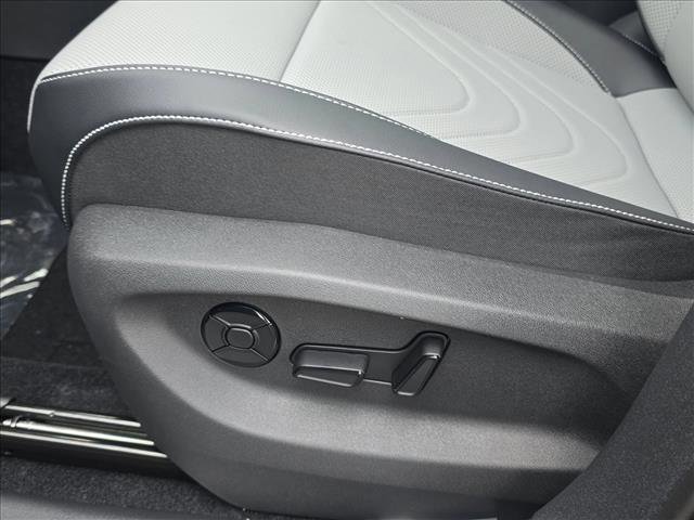 New 2026 Volkswagen Tiguan SE R-Line image 6