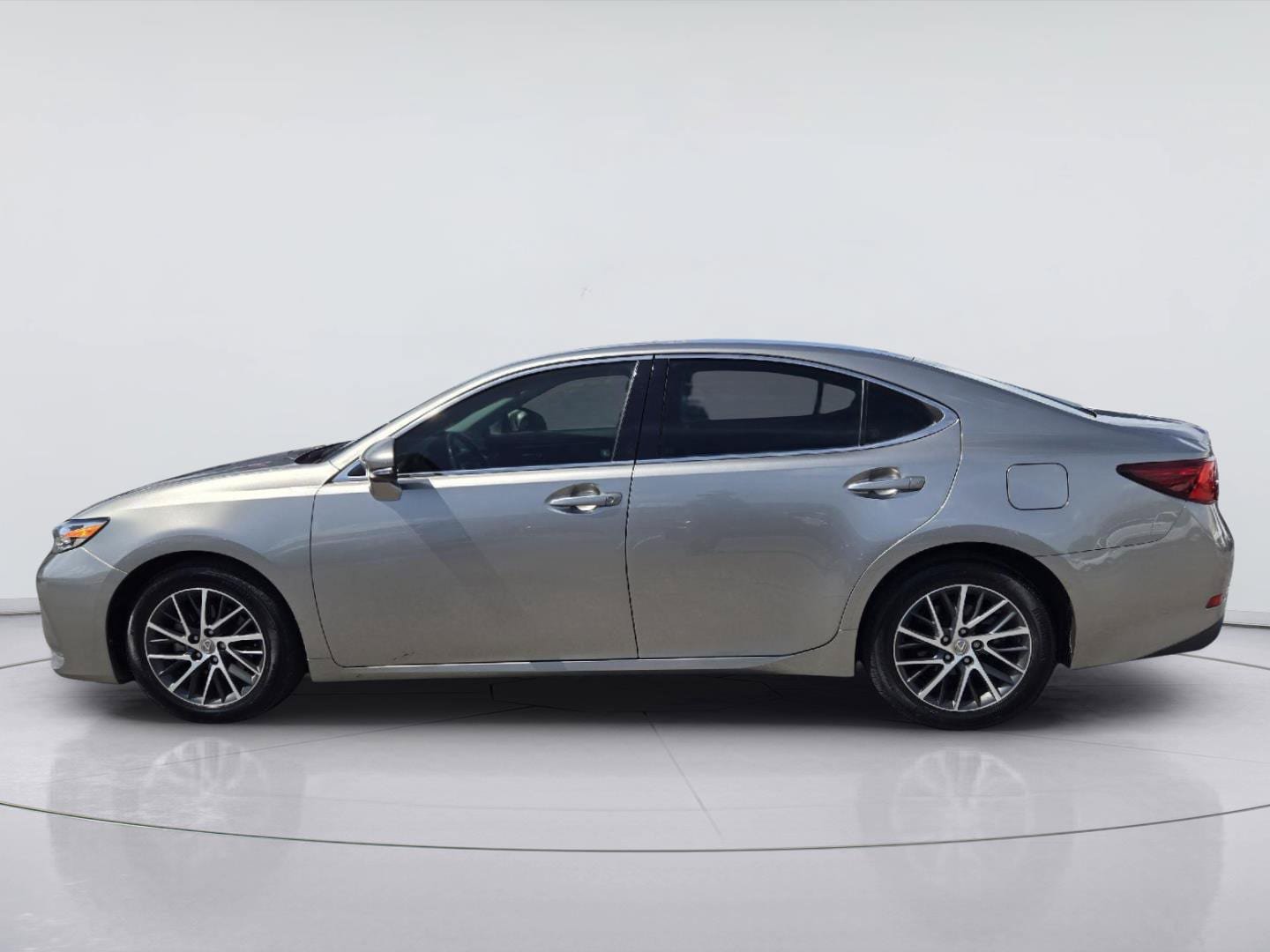 Used 2018 Lexus ES 350 w/ Luxury Package w/Wood Trim FWD image 5