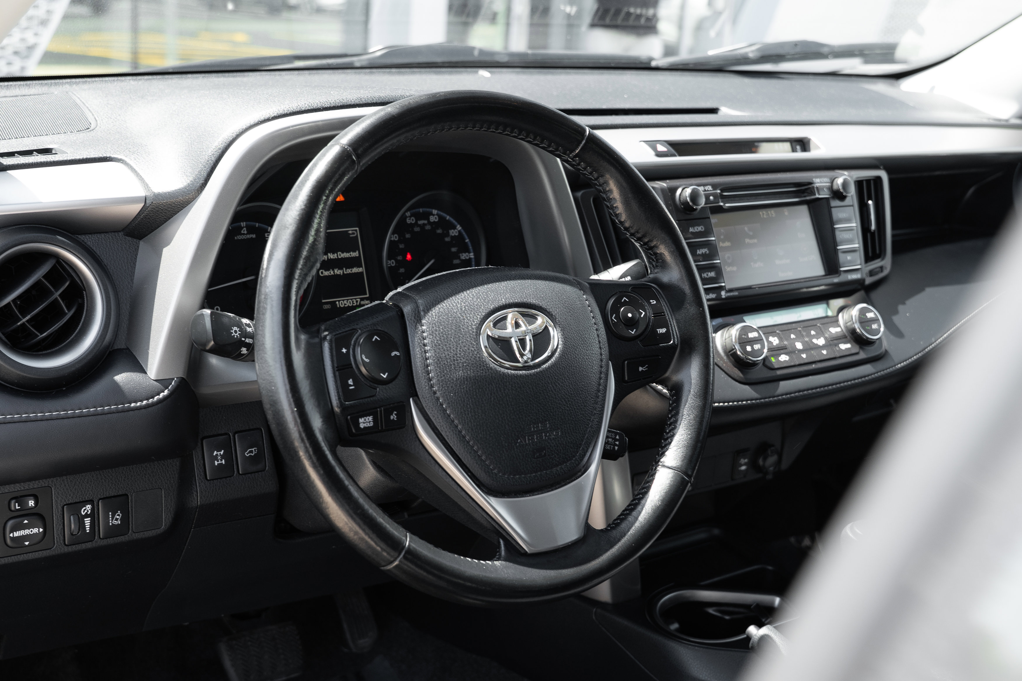 Used 2018 Toyota RAV4 XLE AWD/4WD image 10