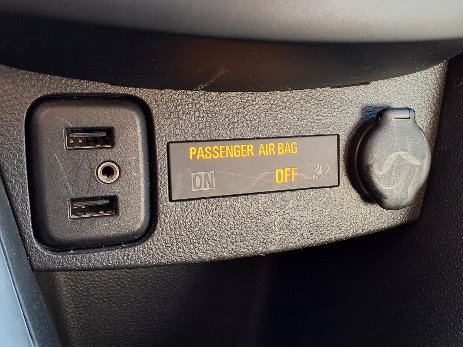 Used 2019 Chevrolet Trax LT w/ LT Convenience Package AWD/4WD image 20